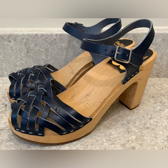 Swedish Hasbeens Navy Blue Woven Leather Wooden Heel Platform Sz. 38 or 8 - Picture 1 of 6